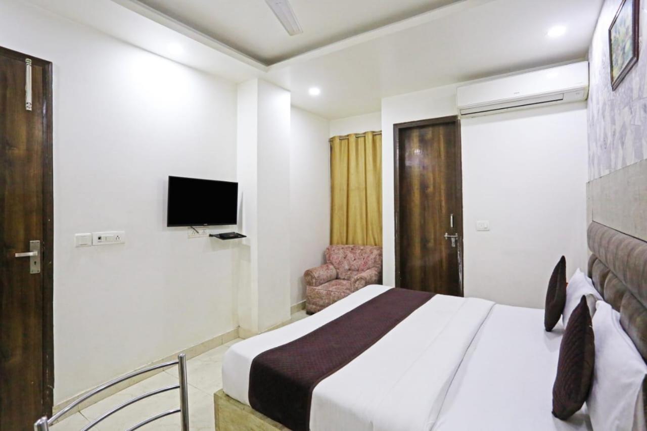 Hotel Broadway Near Delhi Airport New Delhi Bagian luar foto